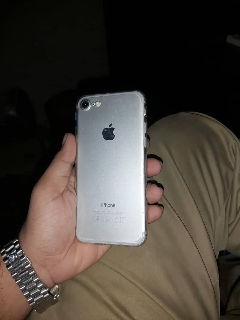 Apple iPhone 7 3
