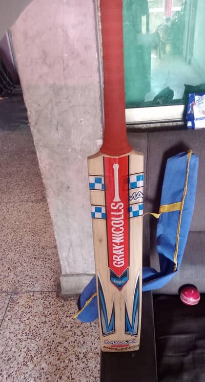 Gray nicolls hard boll bat new condition 10/10 light weight