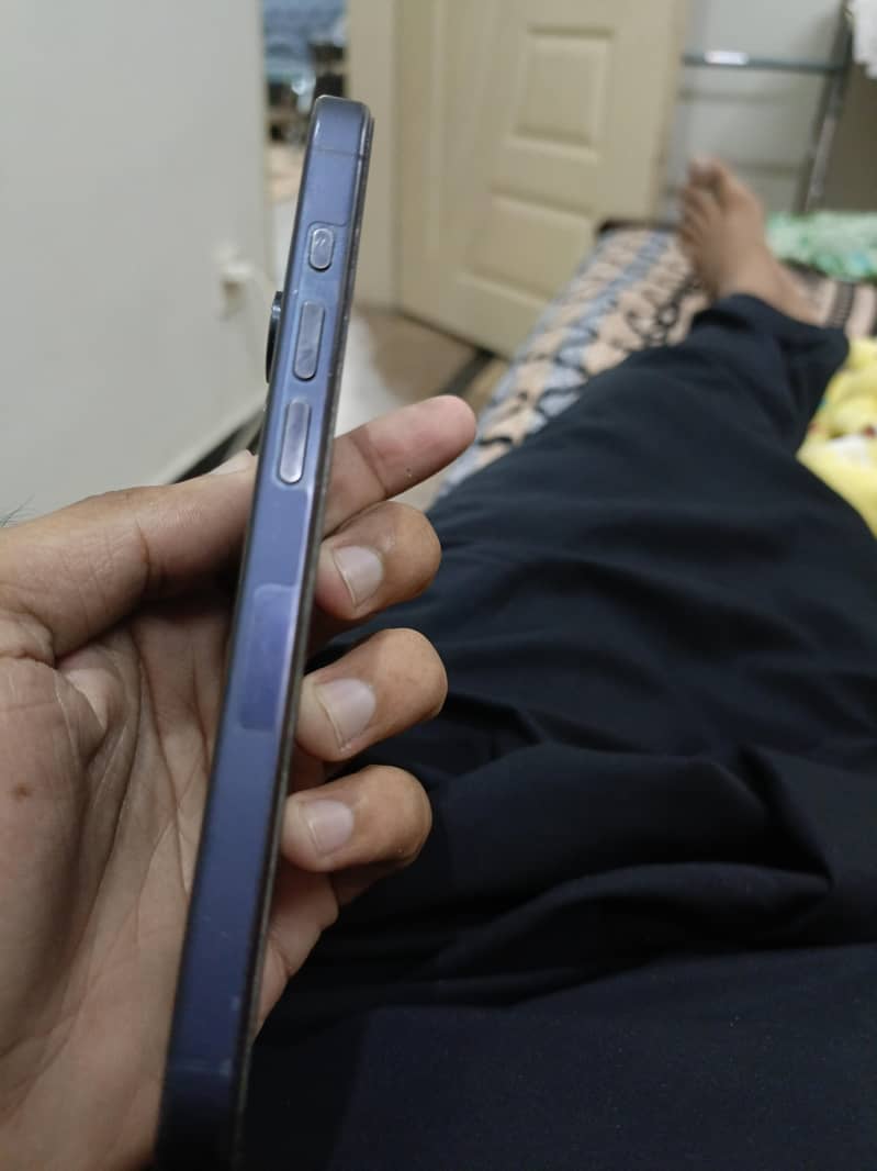 Apple iPhone 15 Pro 1