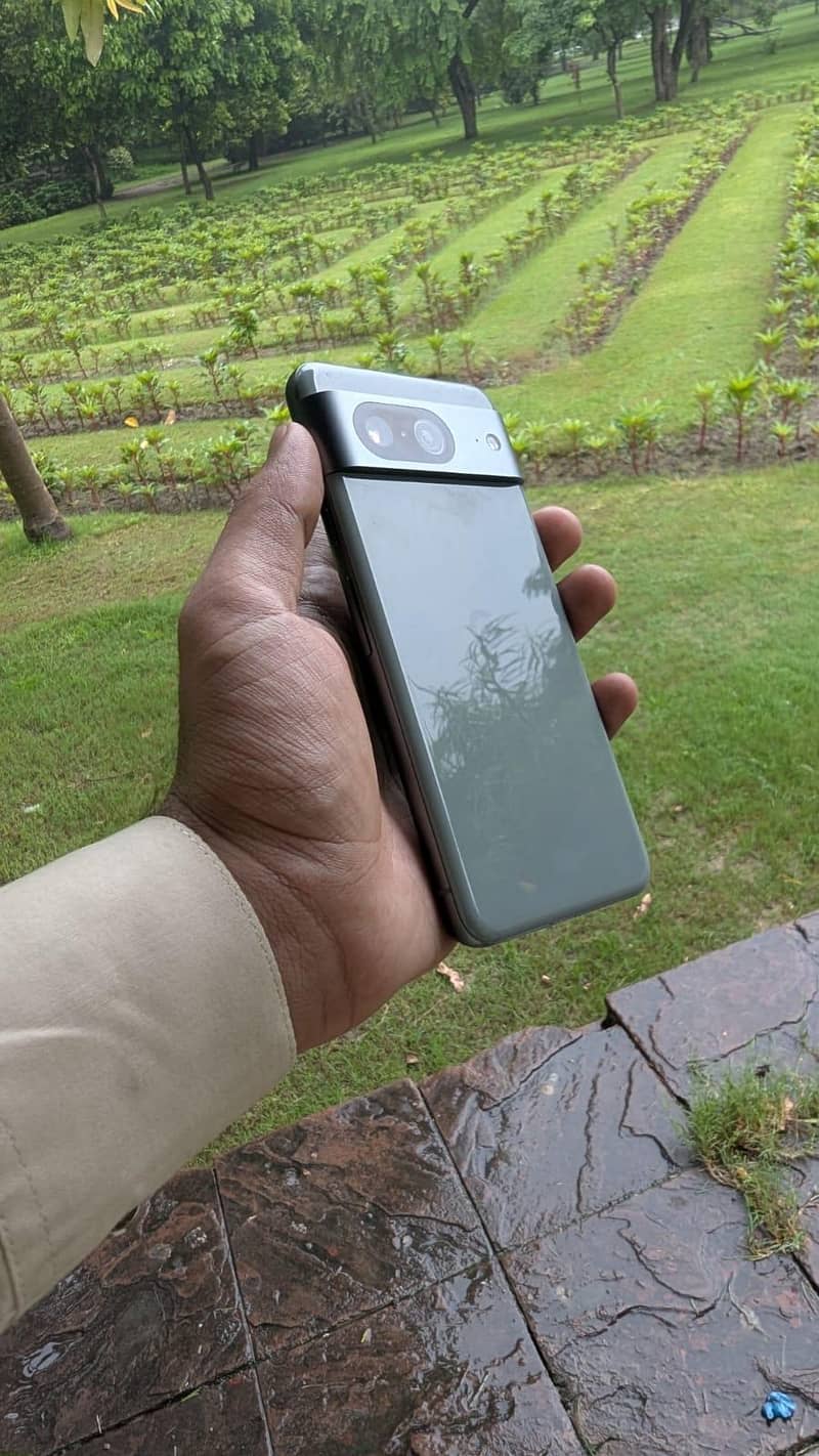 Google Pixel 8 7