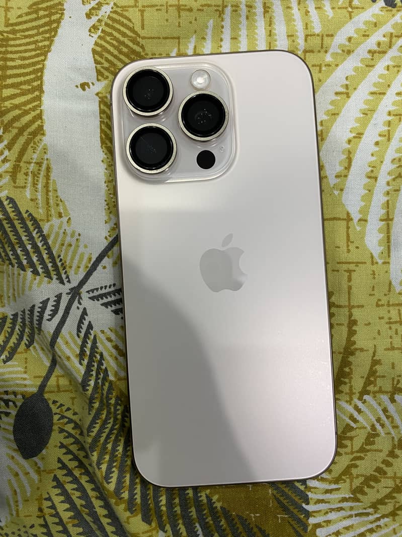 Apple iPhone 16 Pro 1