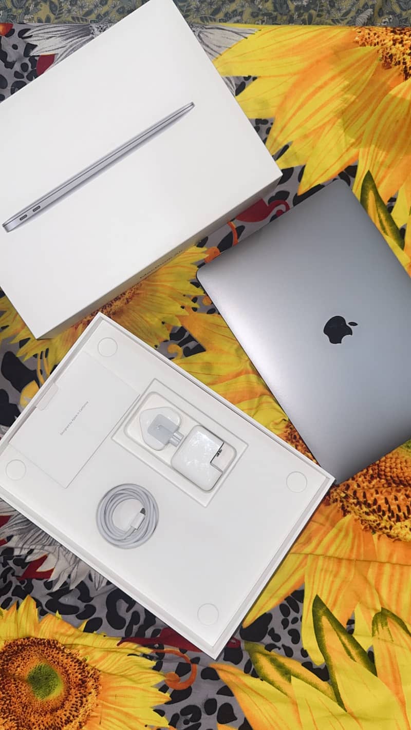 MacBook M1 3