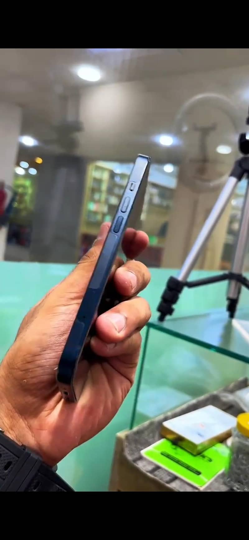 Apple iPhone 13 2