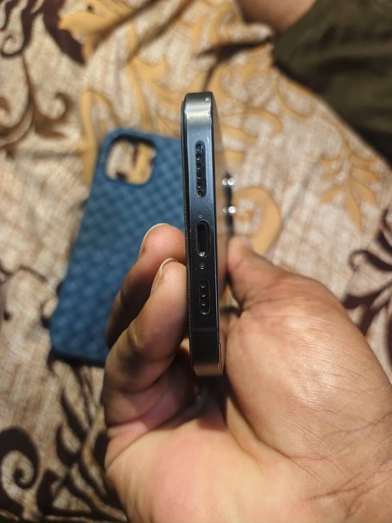 Apple iPhone 12 Pro Max 1