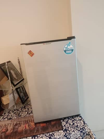 Dawlance mini fridge 10/10
