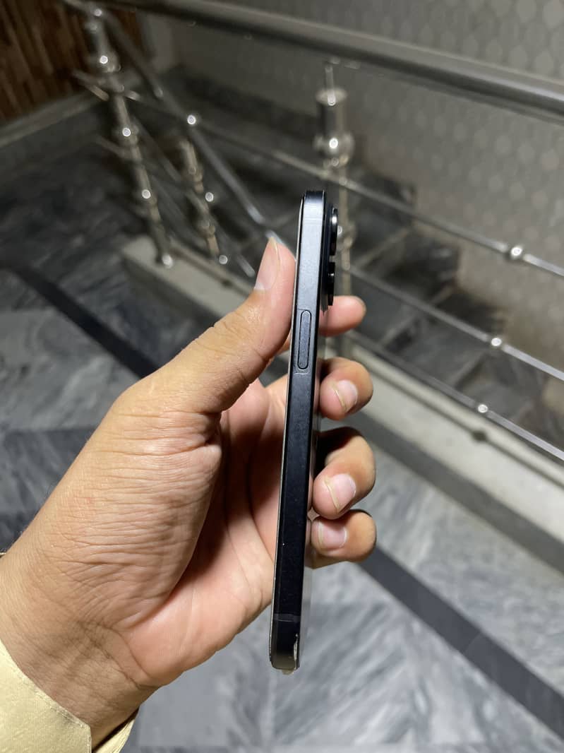 Apple iPhone 15 3