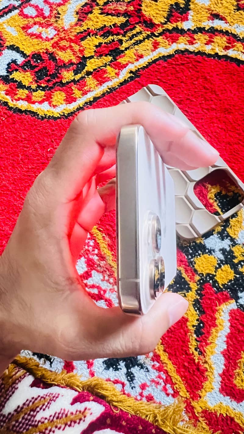 Apple iPhone 16 Pro Max 5
