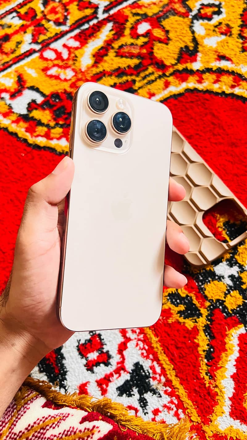 Apple iPhone 16 Pro Max 6