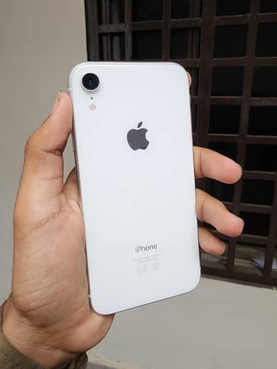 Apple iPhone XR factory unlocked