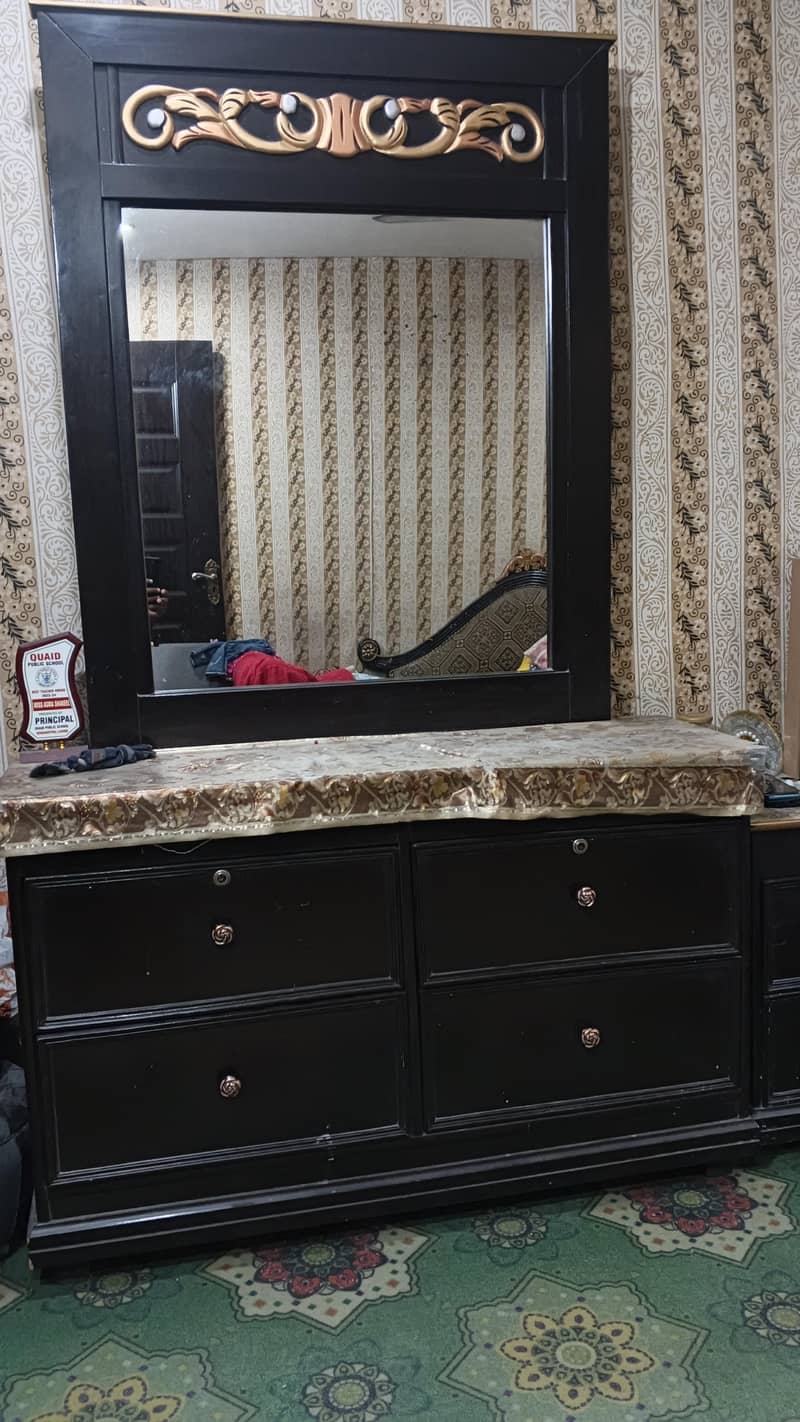 dressing table 0