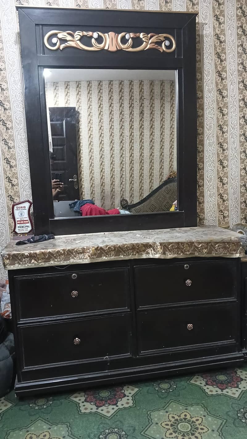dressing table 3