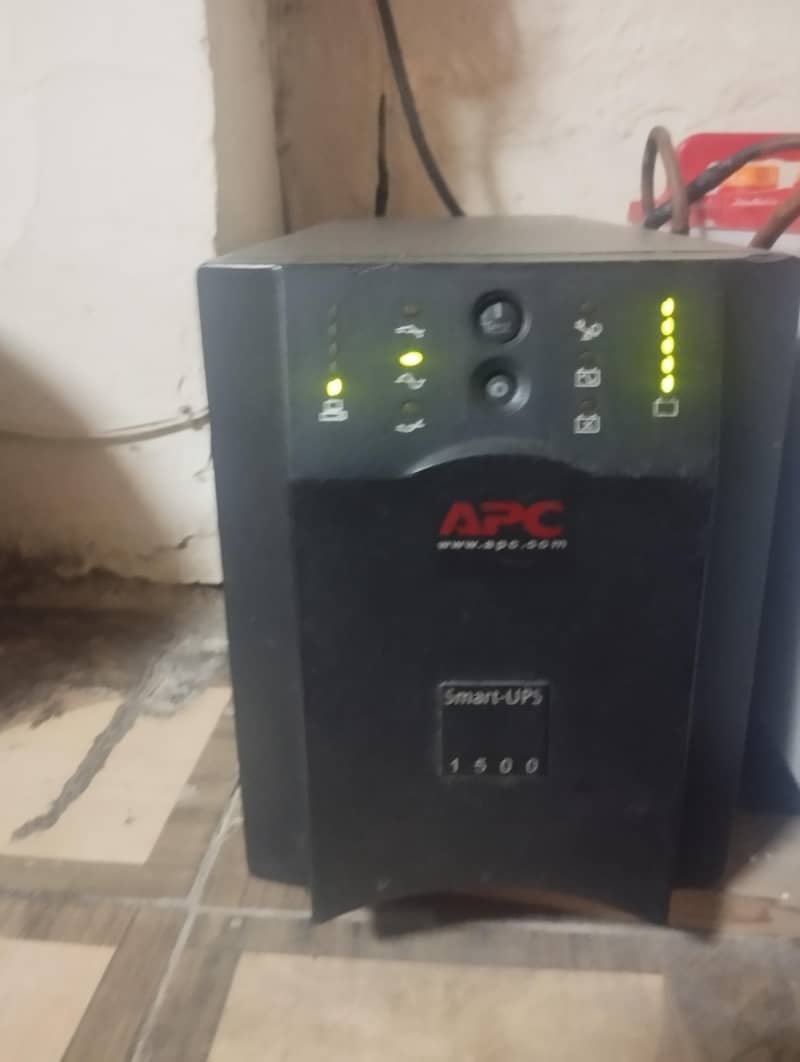 APC Smart UPS 1