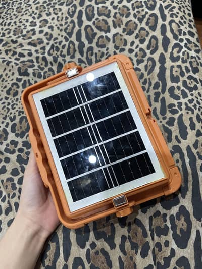 Solar charging light