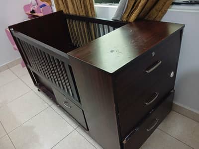 baby crib