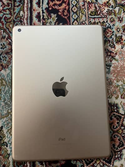 Apple iPad 5th Generation 32GB – 10/10 Condition