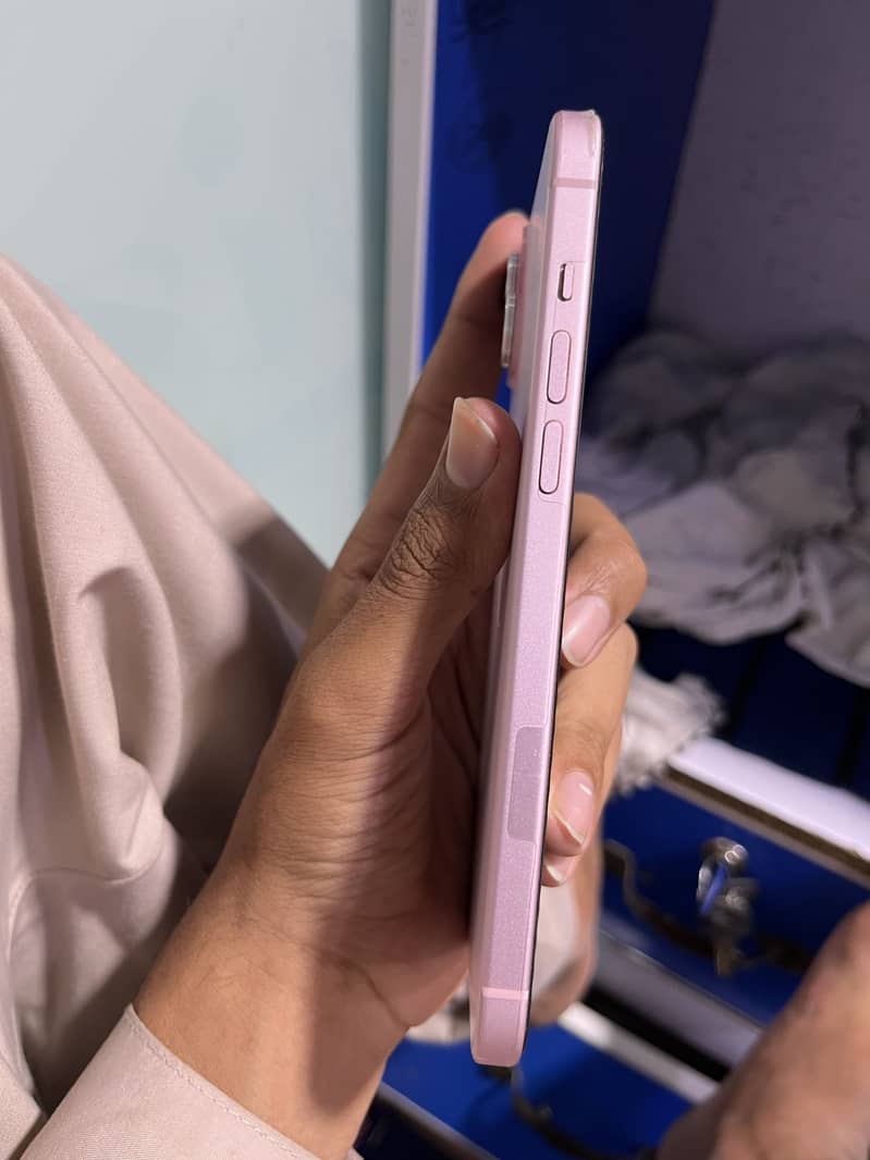 Apple iPhone 15 plus 2