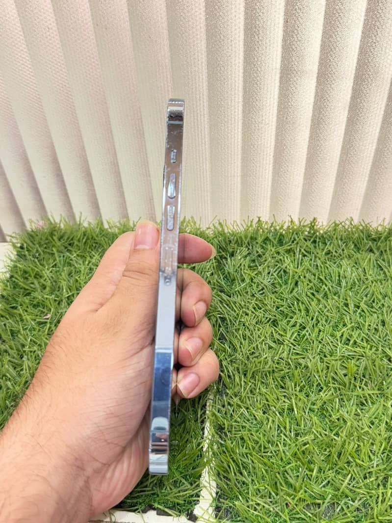 Apple iPhone 13 Pro Max 3
