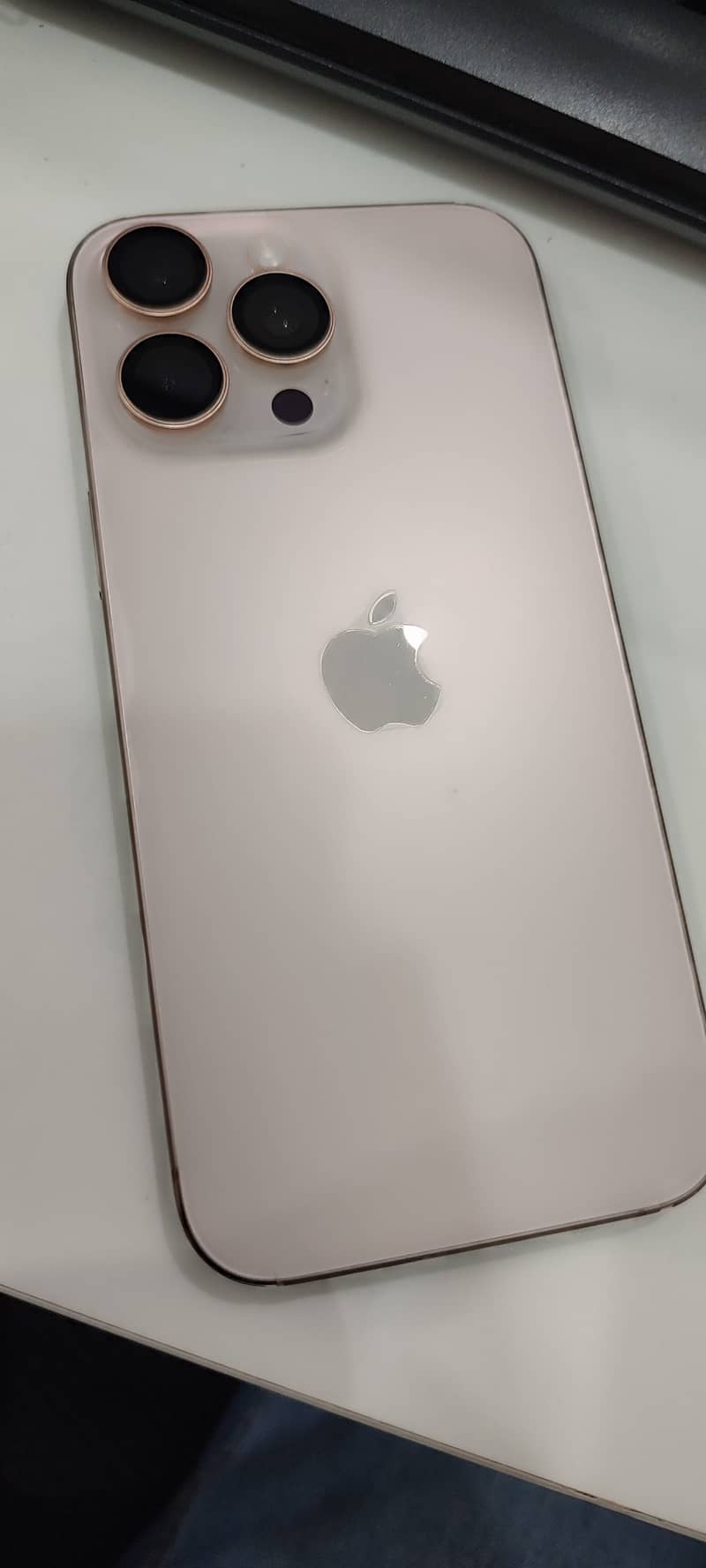 Apple iPhone 16 Pro Max 1