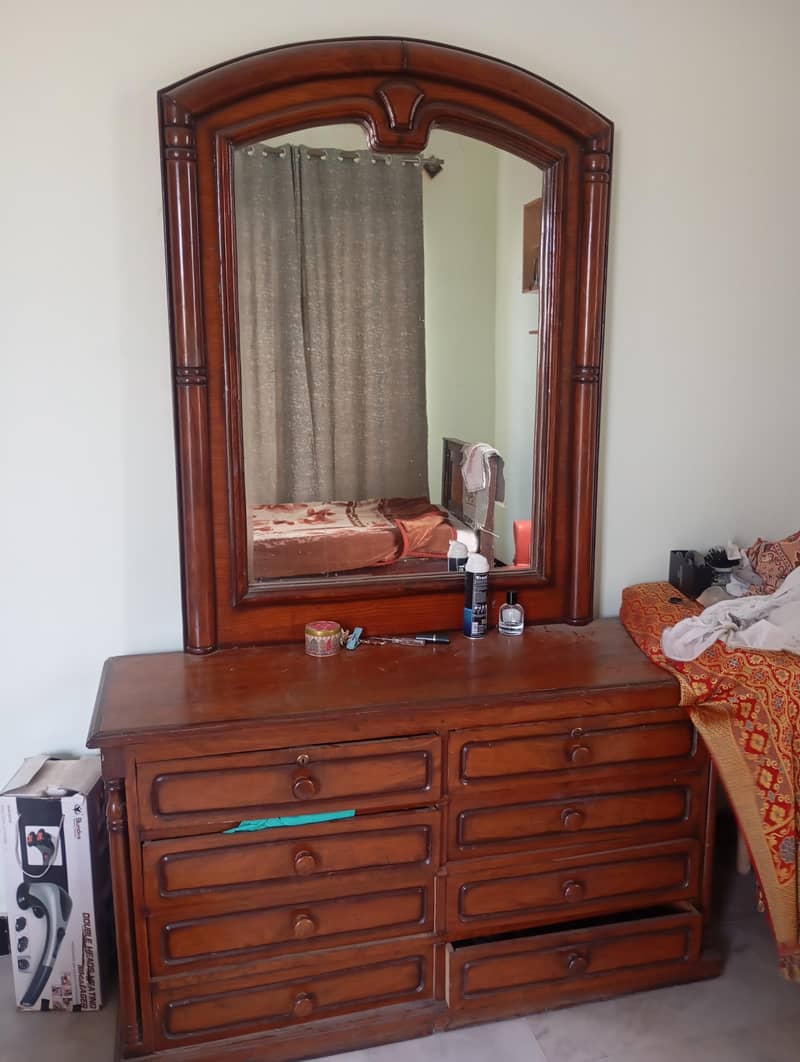 Dressing Table 0