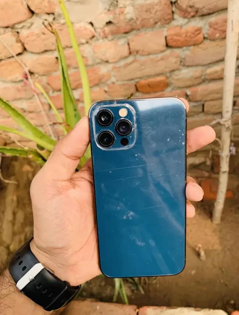 Apple iPhone 12 Pro 3