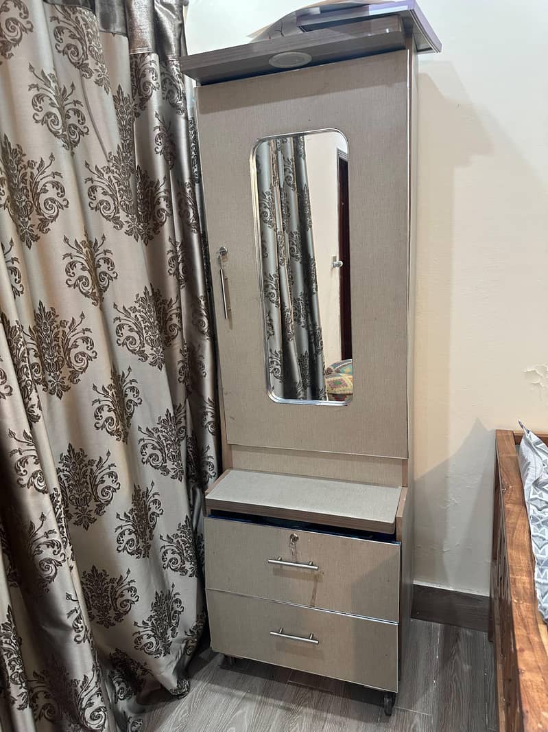 Wardrobe and dressing 4