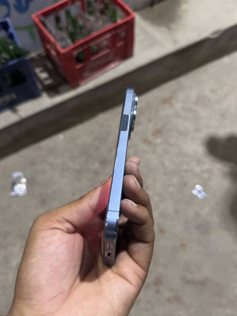 Apple iPhone 13 Pro 2