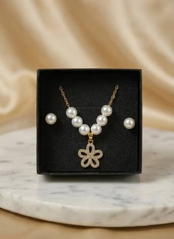 Modern Design Gold Plated Crystal Pendant Set