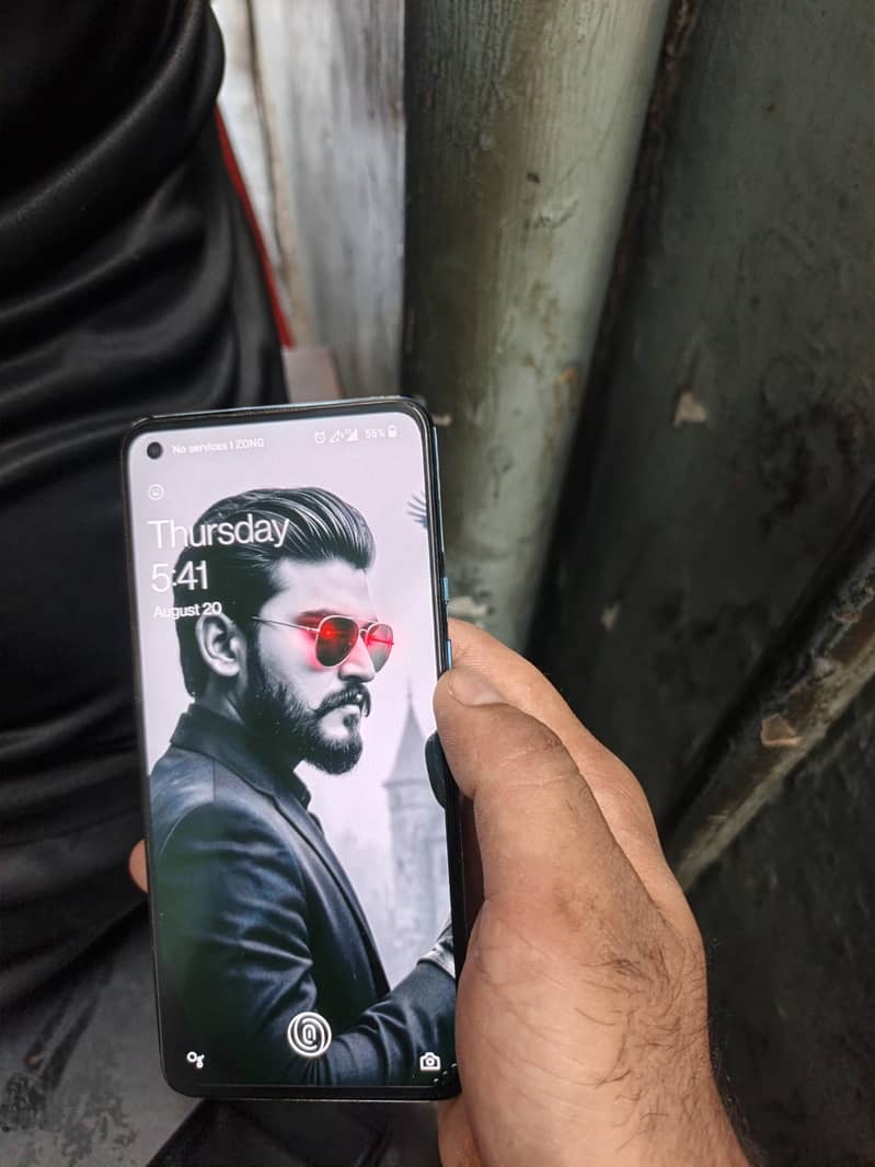 One Plus 9 5G 1