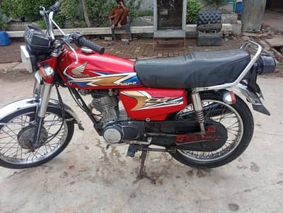 bike Ka engine  feet hai koi masala ni hai bike Ka koi Kam ni hone wal
