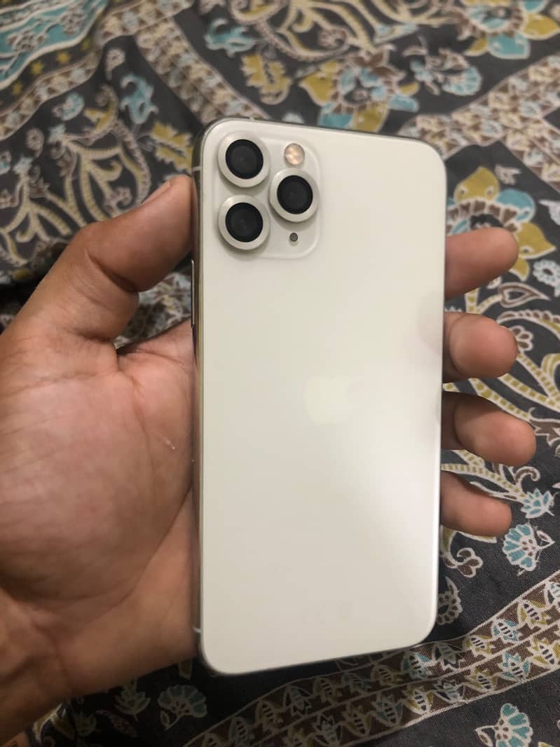 Apple iPhone 11 Pro 2
