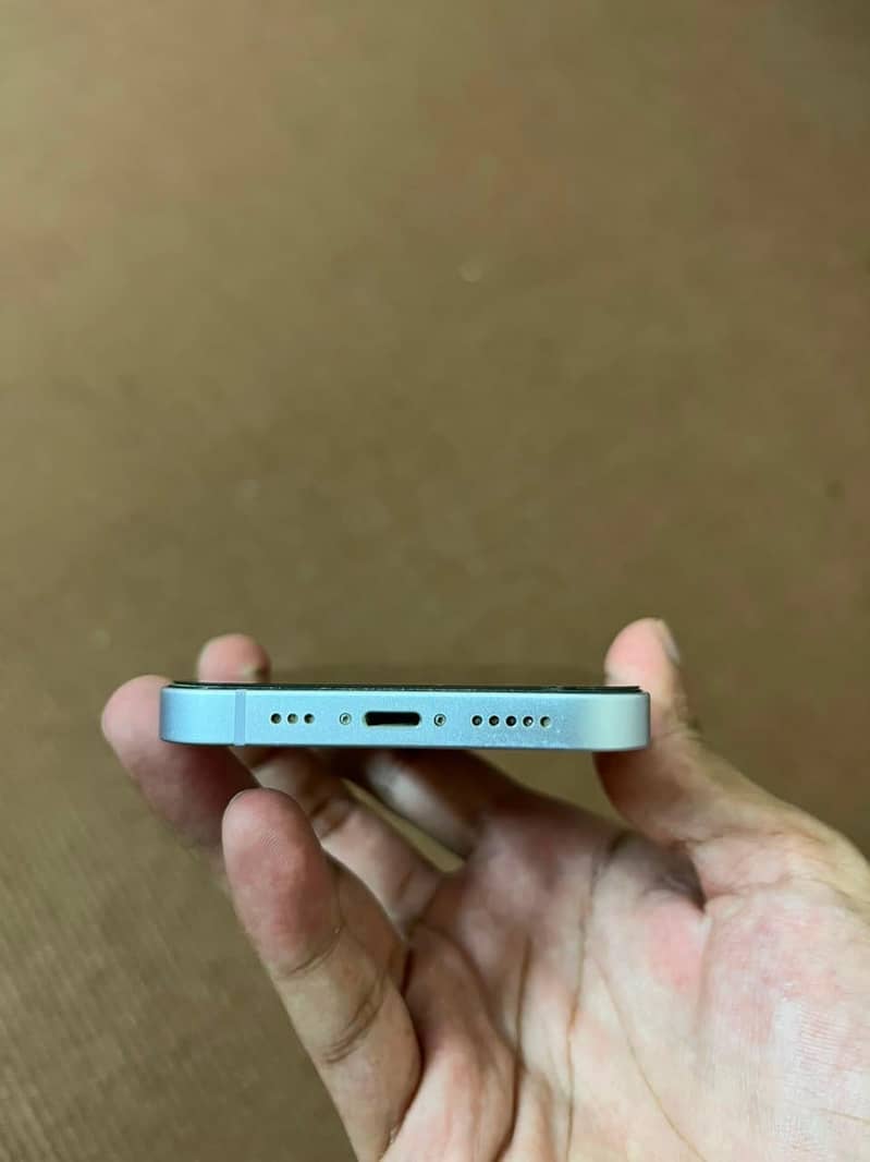 Apple iPhone 14 4