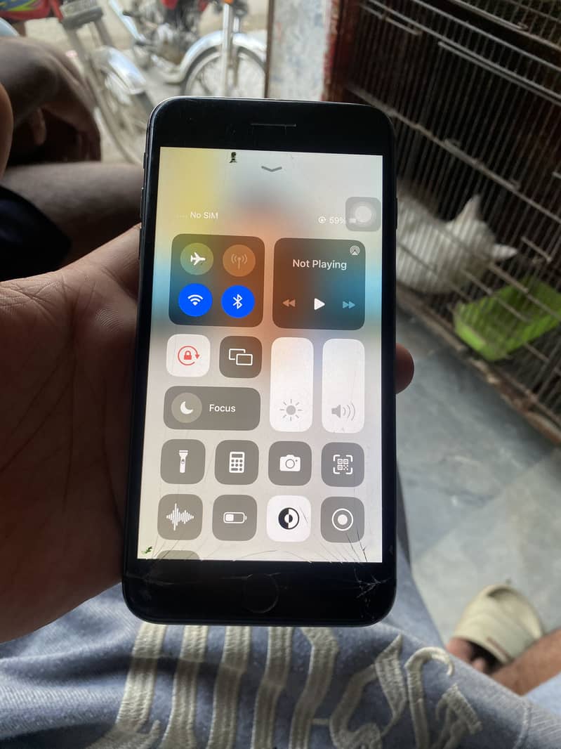Apple iPhone 8 Plus 1