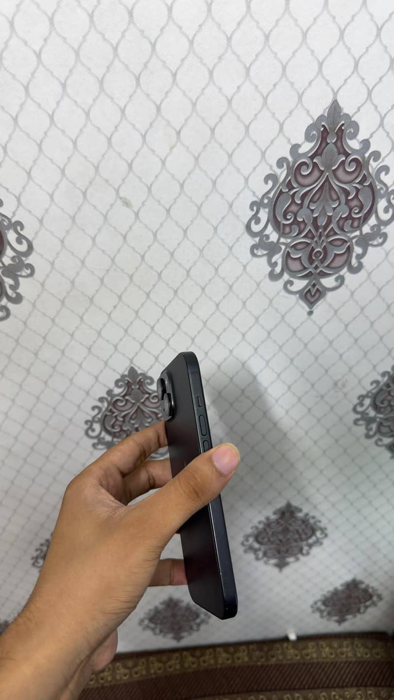 Apple iPhone 15 2