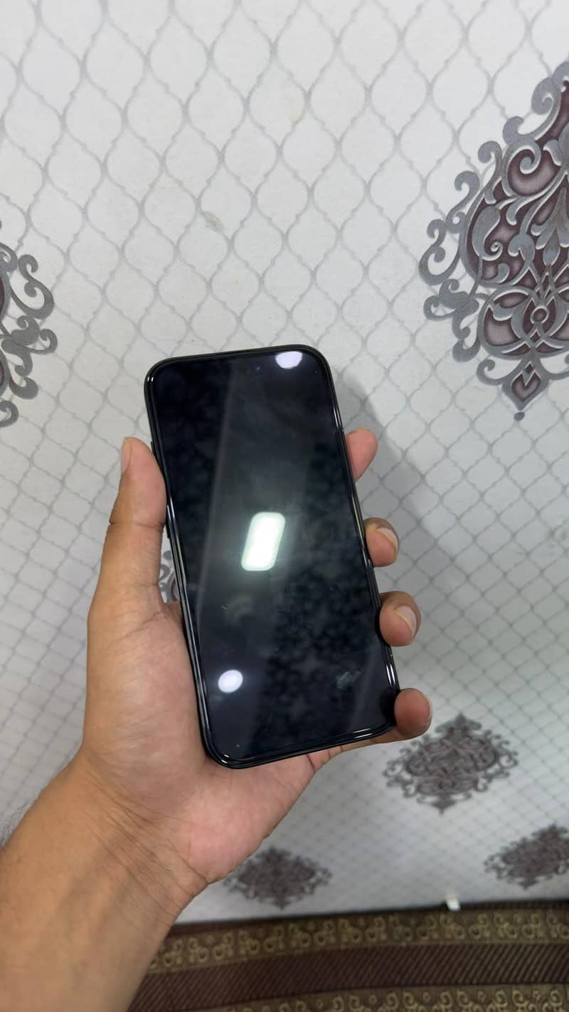 Apple iPhone 15 3