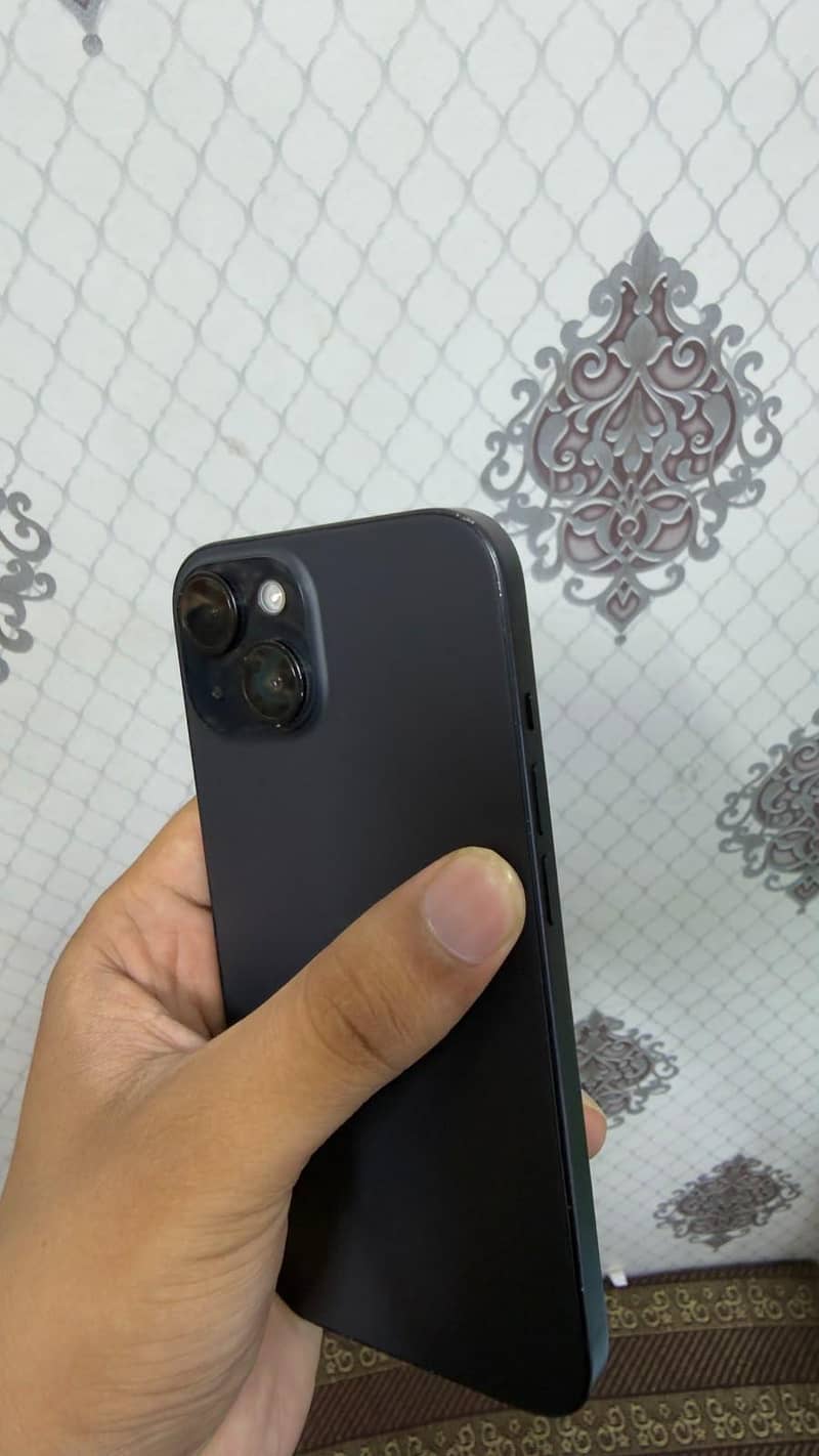 Apple iPhone 15 4