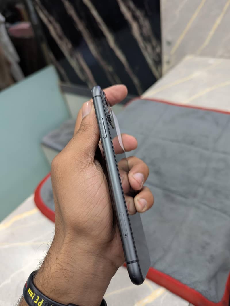 Apple iPhone 11 5