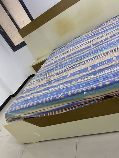 Used bed set and  foam with dressing table for sale
