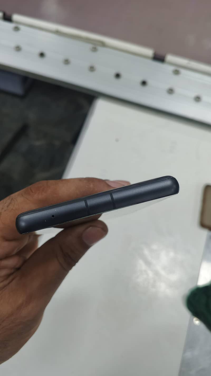 Google Pixel 7a 5
