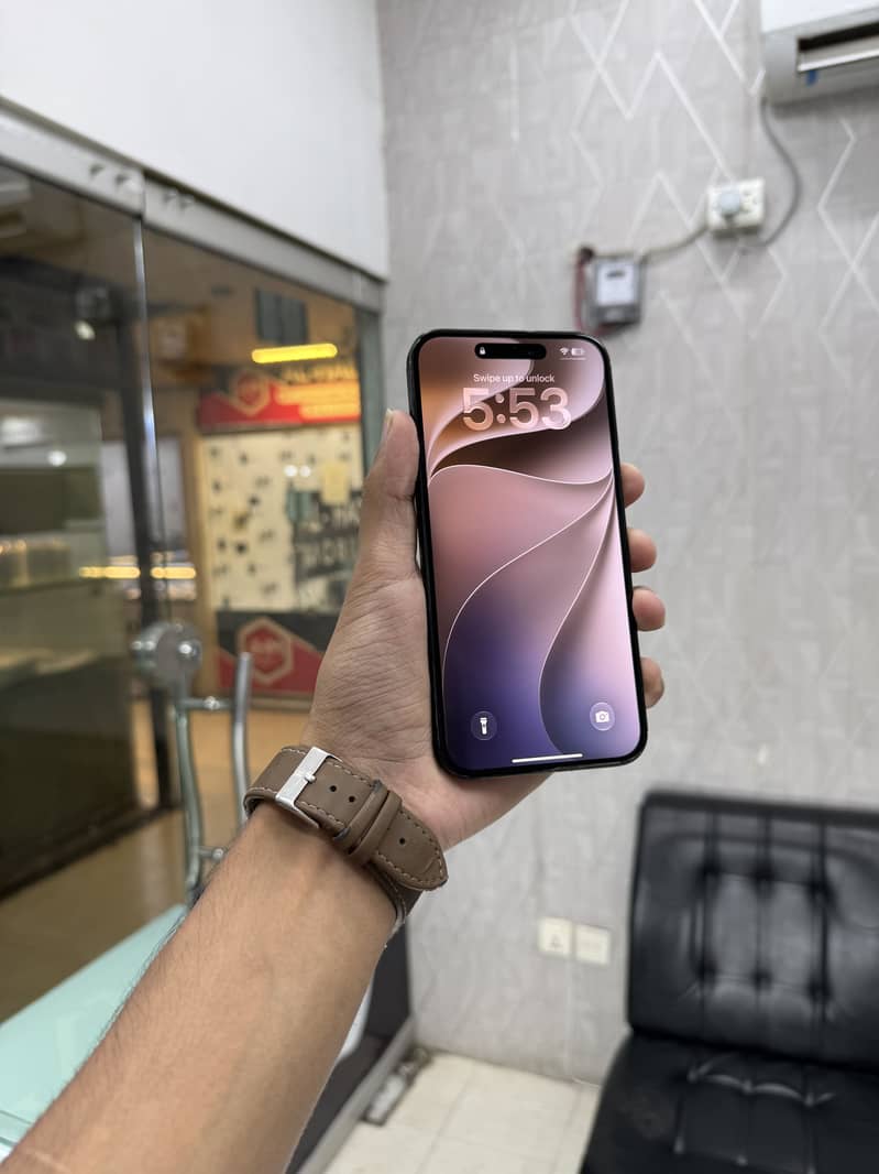Apple iPhone 15 plus 1