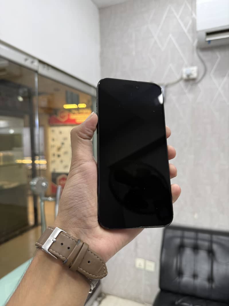 Apple iPhone 15 plus 3