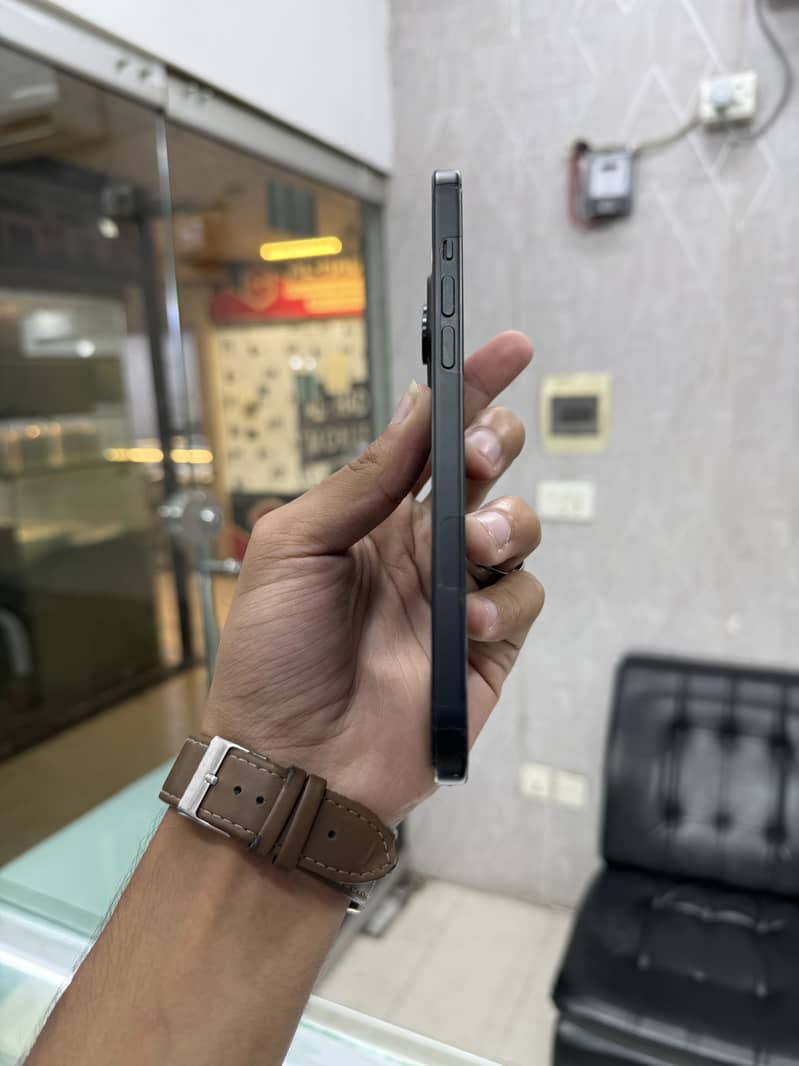 Apple iPhone 15 plus 7