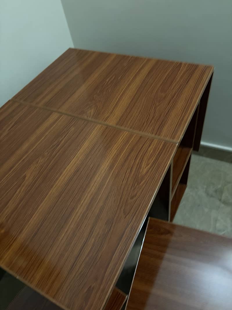 Foldable moving dining table 9