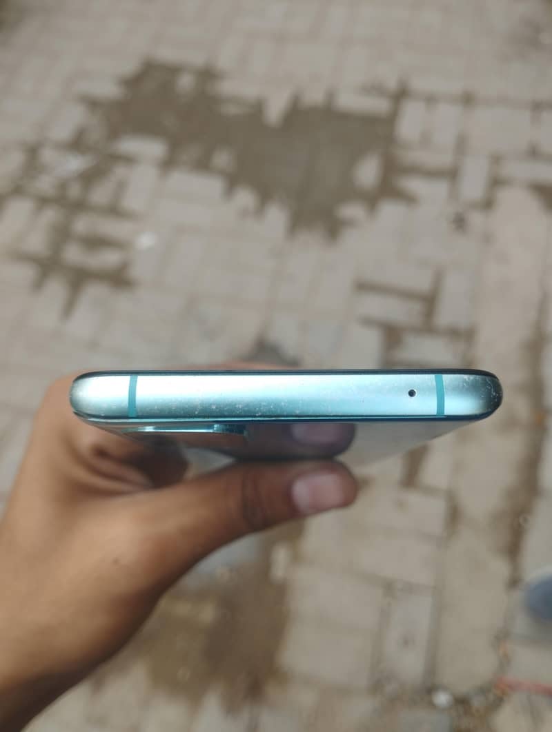One Plus 8T 4