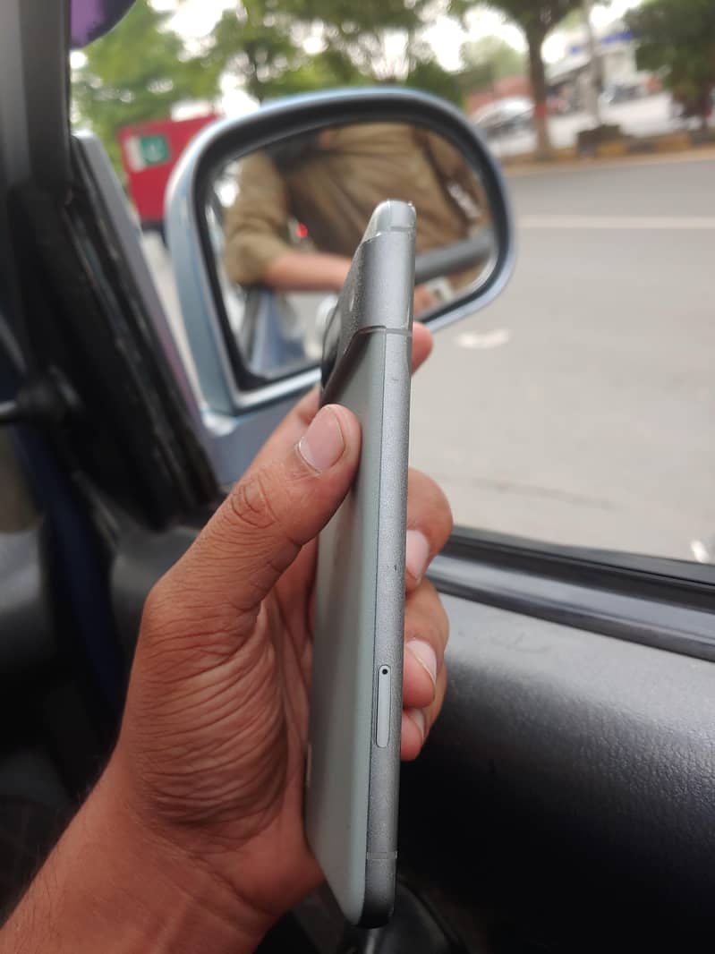 Google Pixel 8 4