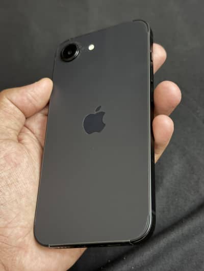 Apple iPhone 16e