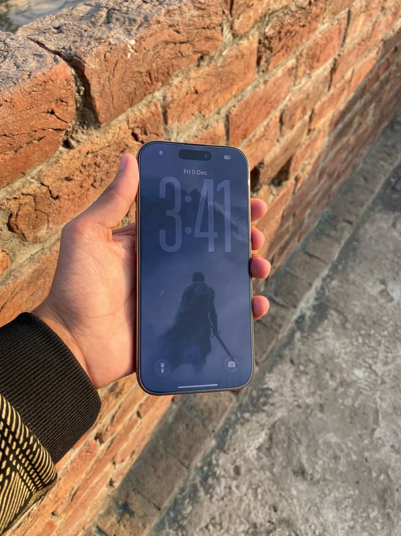 Apple iPhone 16 Pro 6
