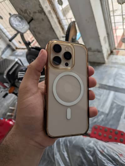Apple iPhone 16 Pro jv