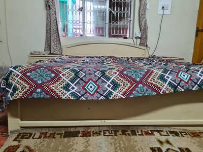Queen bed