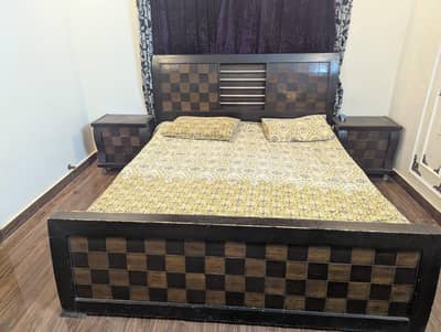 habbit Bed & Center Table Excellent Condition