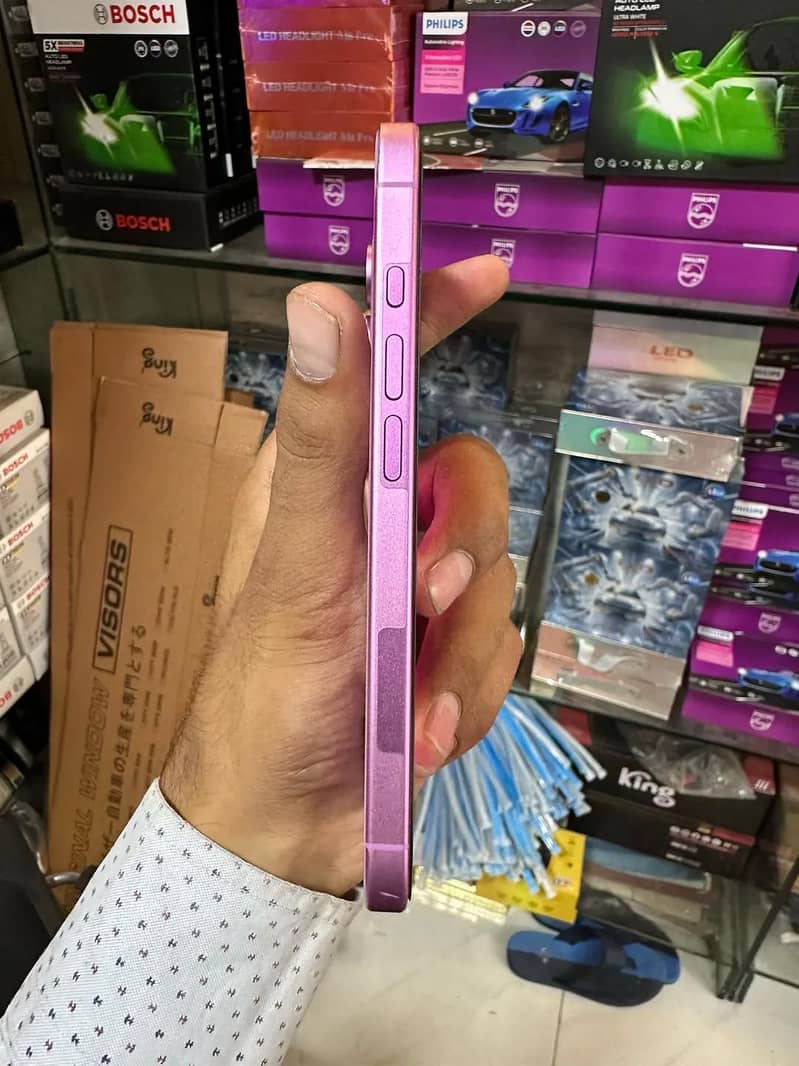 Apple iPhone 16 0